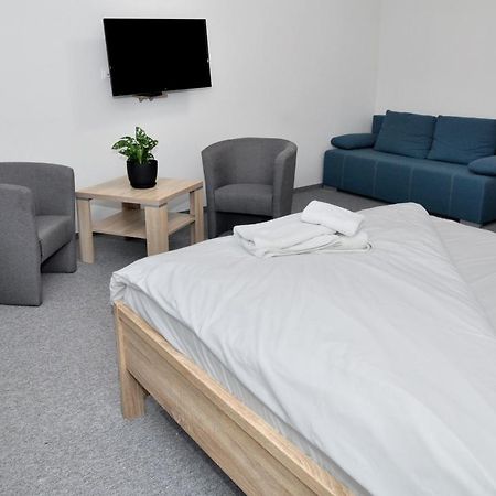 Pokoje, Apartamenty, Restauracja Marcus Oborniki Exteriér fotografie
