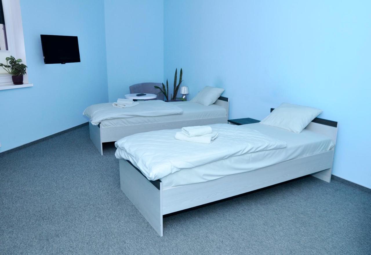 Pokoje, Apartamenty, Restauracja Marcus Oborniki Exteriér fotografie