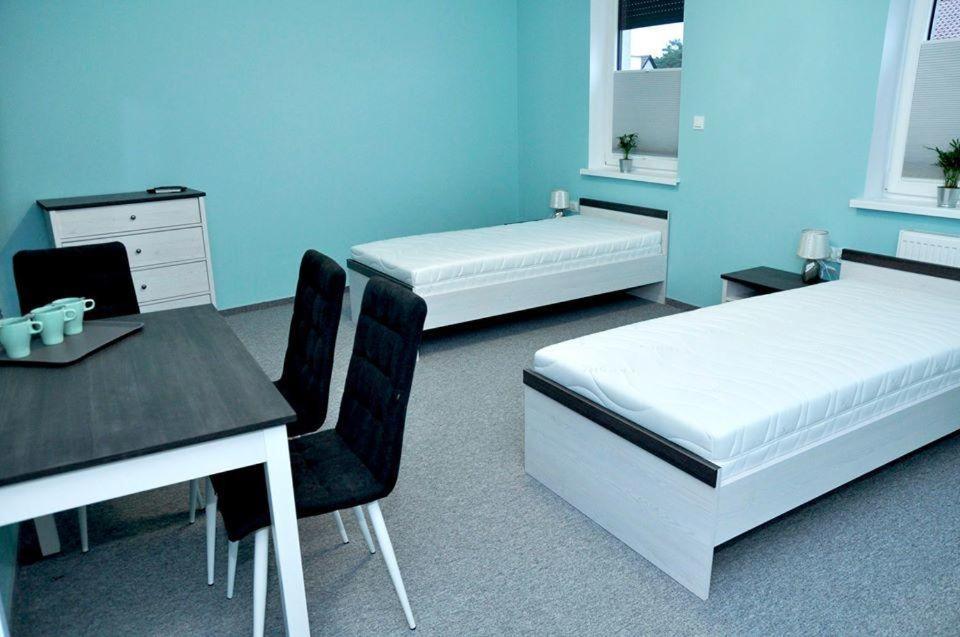 Pokoje, Apartamenty, Restauracja Marcus Oborniki Exteriér fotografie
