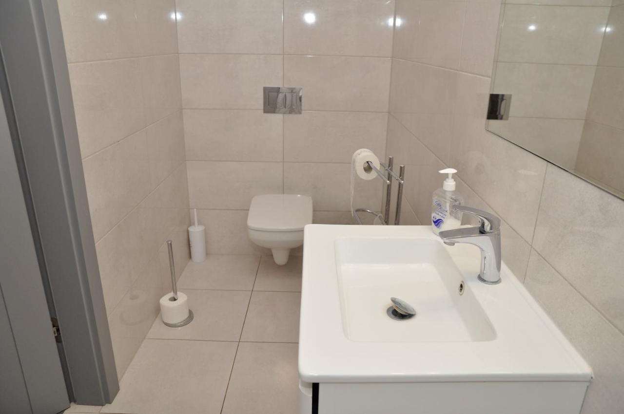 Pokoje, Apartamenty, Restauracja Marcus Oborniki Exteriér fotografie