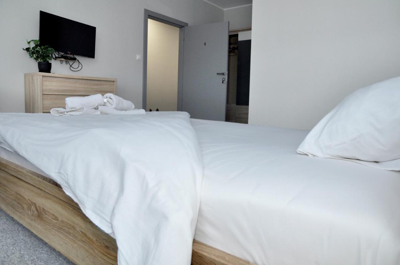 Pokoje, Apartamenty, Restauracja Marcus Oborniki Exteriér fotografie